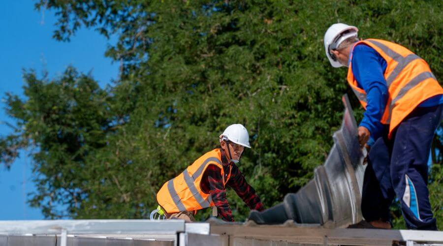 Expert Emergency Roof Repairs services in Amherst, WI